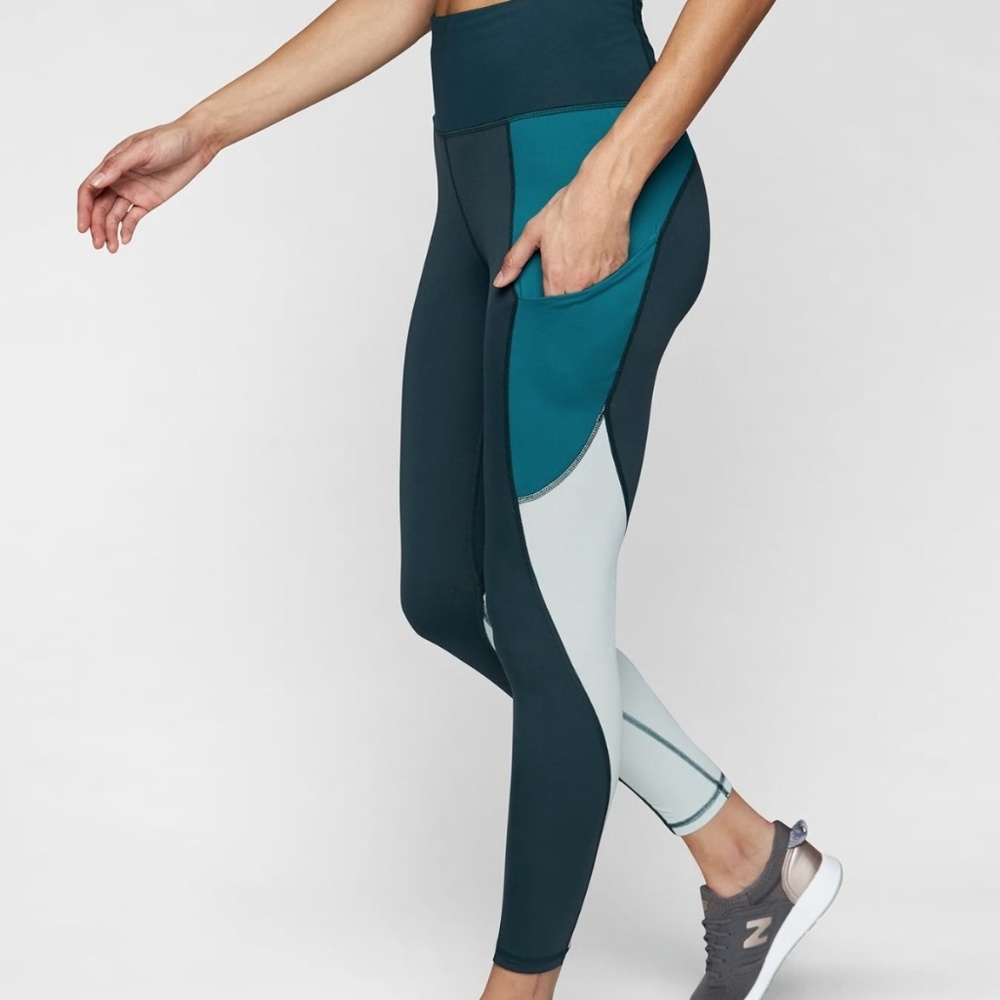 Athleta Colorblock Up For Anything 7/8 tight